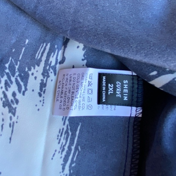 Blue and White Short Sleeve Tee New never worn - Picture 4 of 4